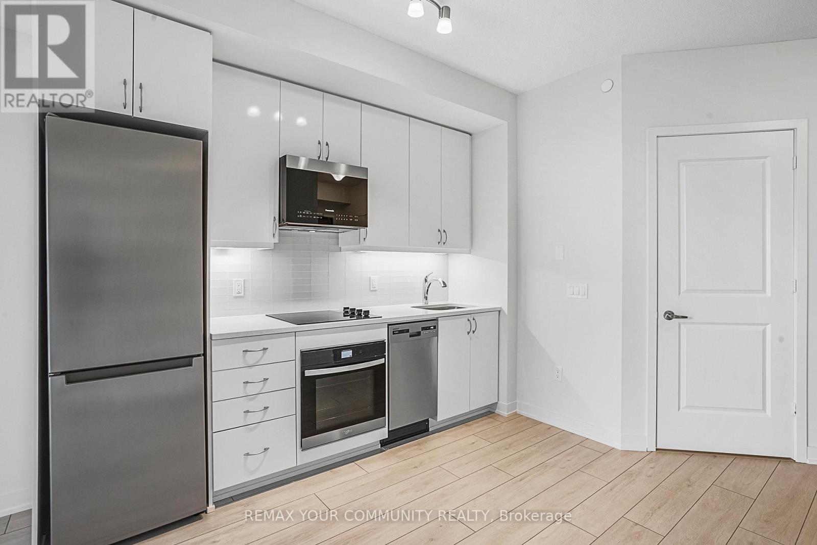 1206 - 38 Annie Craig Drive, Toronto (Mimico), Ontario  M8V 0G9 - Photo 8 - W12918398