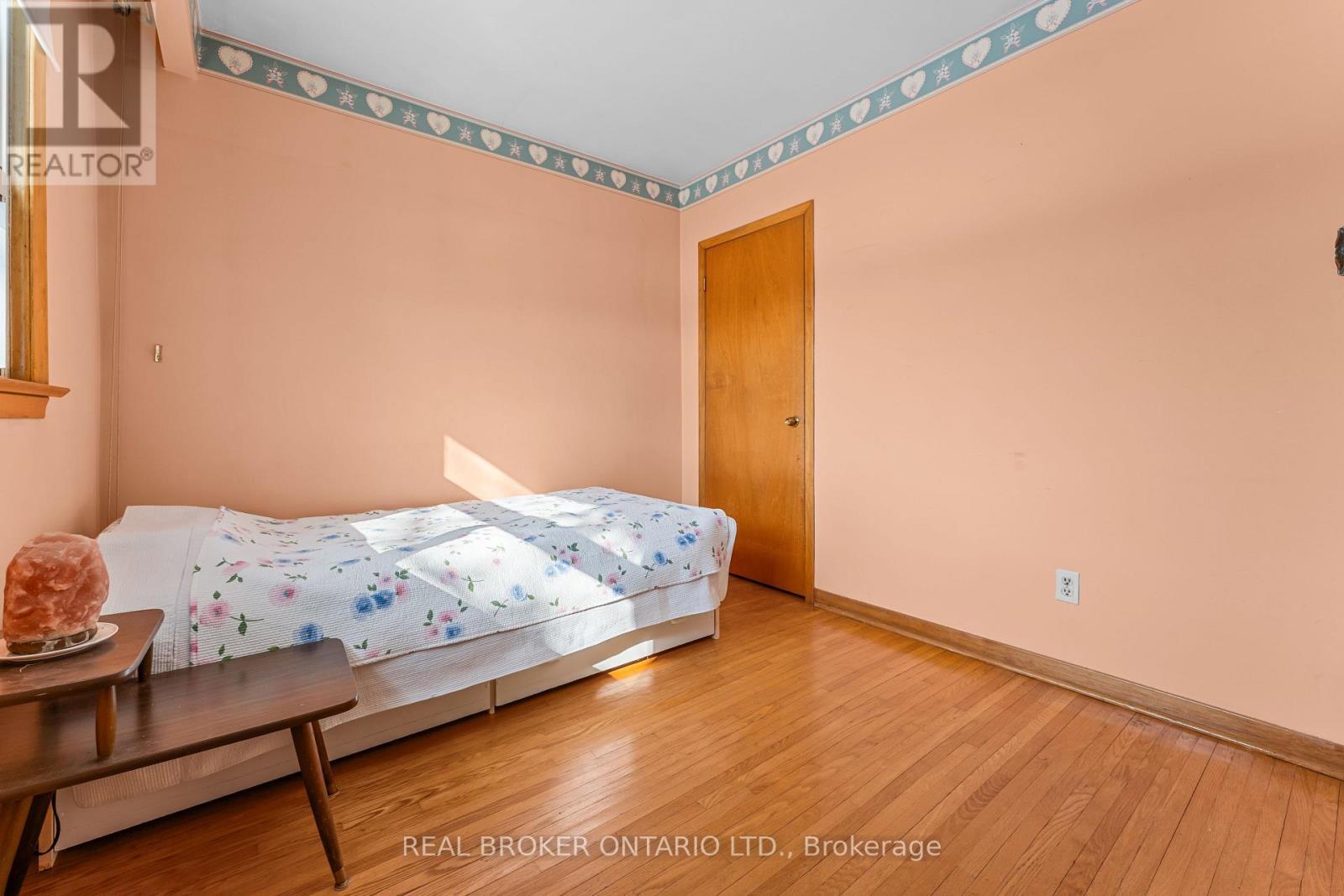 23 Beaumaris Crescent, Toronto, Ontario M9R 1N7 - Photo 17 - W12918410