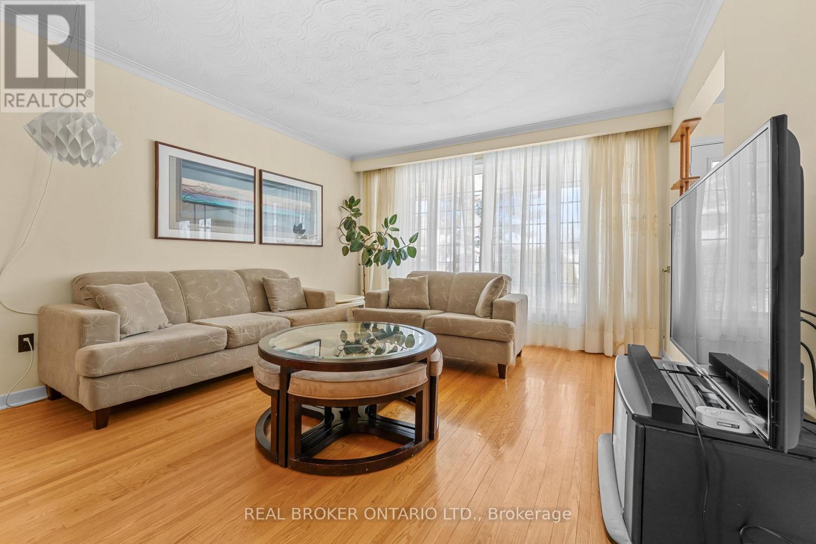 23 Beaumaris Crescent, Toronto, Ontario M9R 1N7 - Photo 7 - W12918410