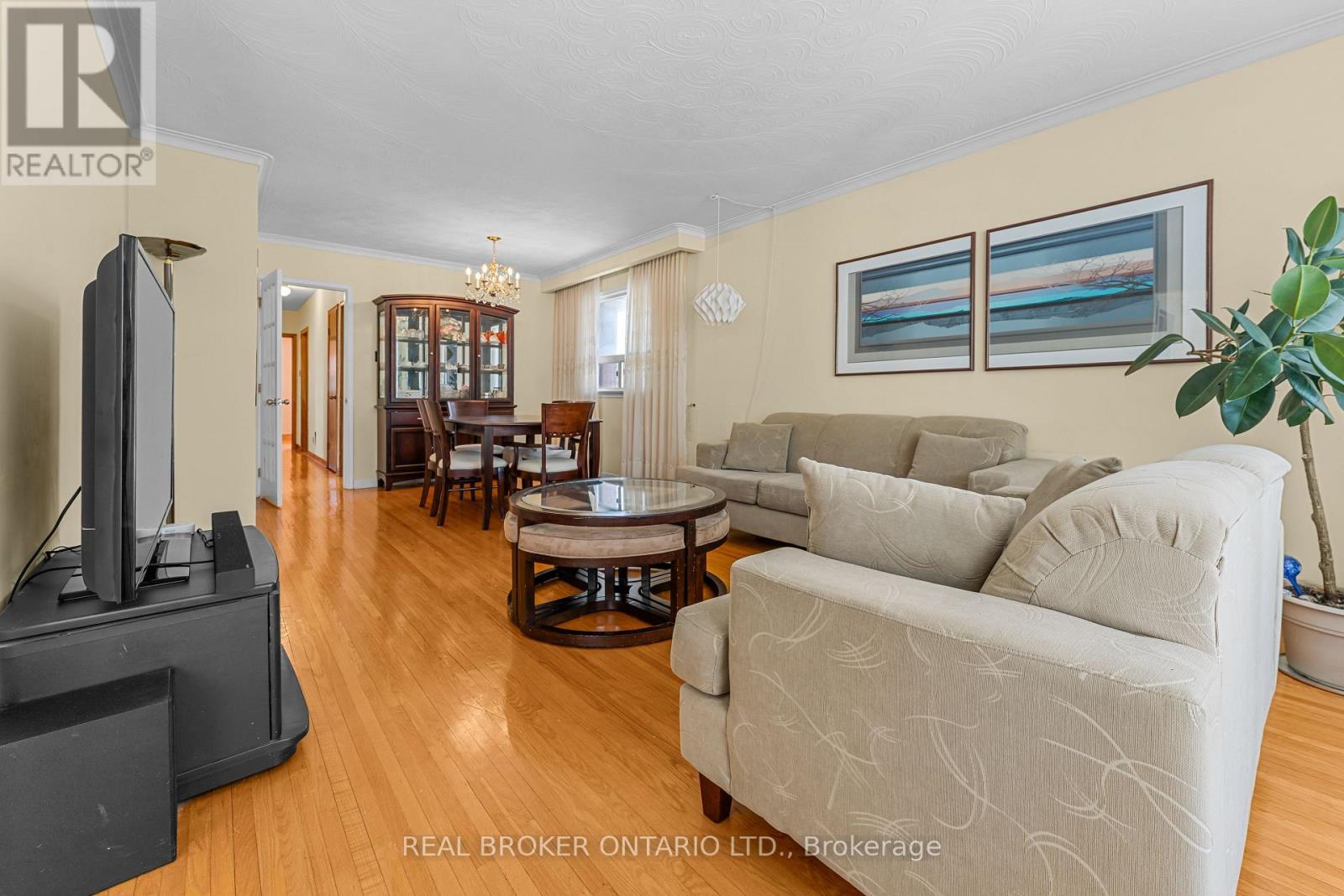 23 Beaumaris Crescent, Toronto, Ontario M9R 1N7 - Photo 9 - W12918410