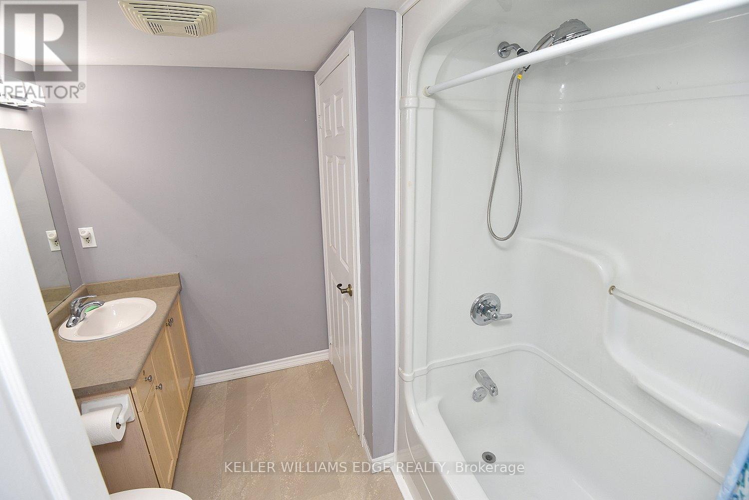 203 - 2045 Appleby Line, Burlington, Ontario  L7L 7G9 - Photo 27 - W12918422