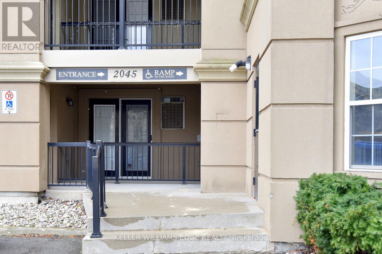 203 - 2045 Appleby Line, Burlington, Ontario  L7L 7G9 - Photo 3 - W12918422