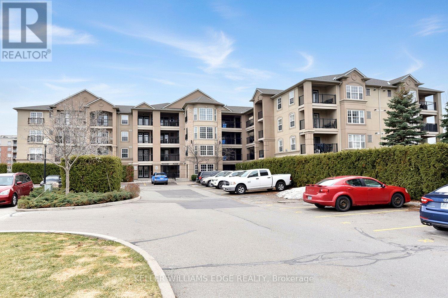 203 - 2045 Appleby Line, Burlington, Ontario  L7L 7G9 - Photo 4 - W12918422