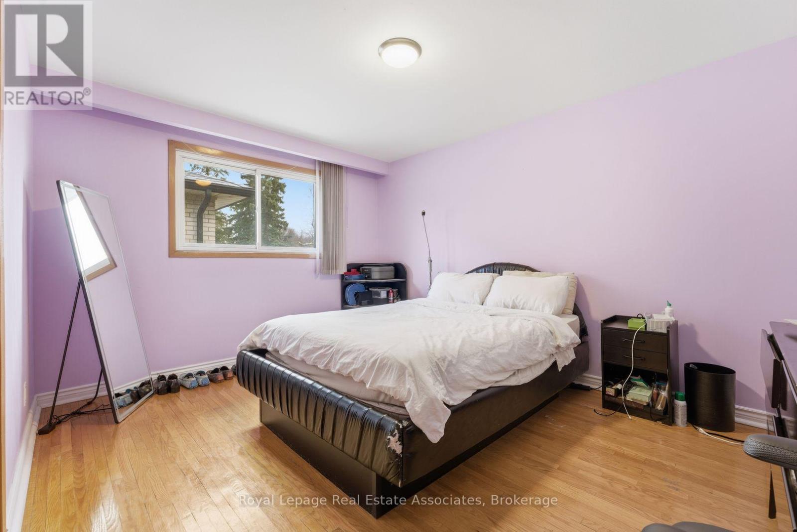 652 Eversley Drive, Mississauga, Ontario  L5A 2C9 - Photo 15 - W12918434