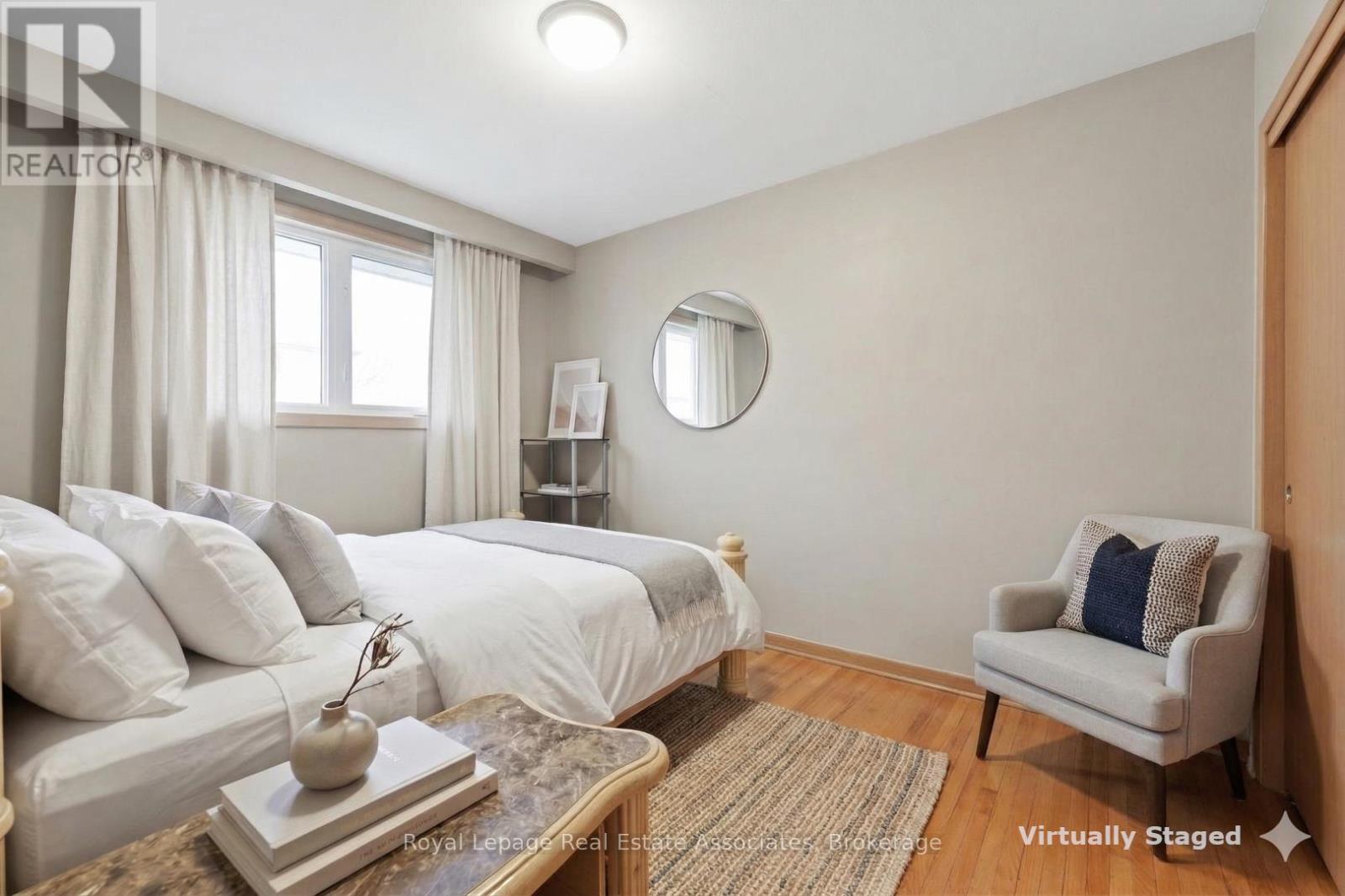 652 Eversley Drive, Mississauga, Ontario  L5A 2C9 - Photo 19 - W12918434