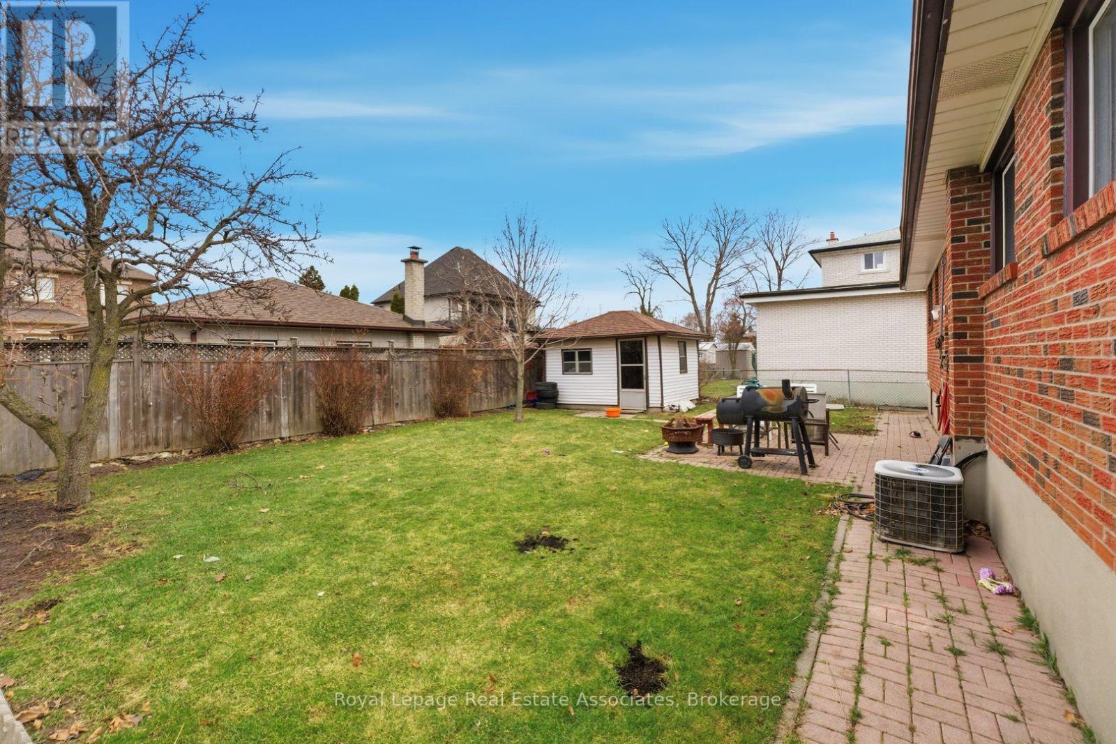 652 Eversley Drive, Mississauga, Ontario  L5A 2C9 - Photo 35 - W12918434