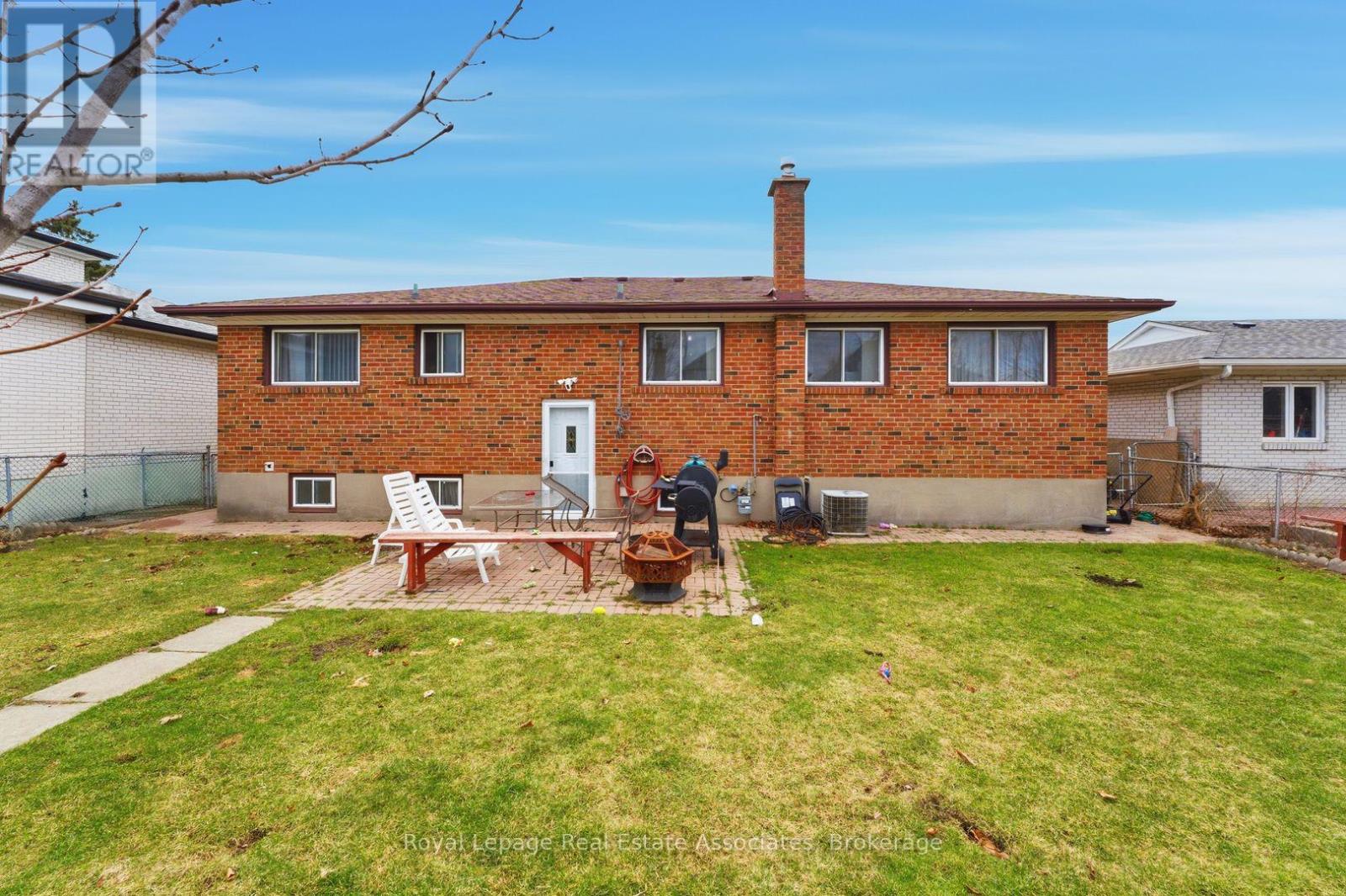 652 Eversley Drive, Mississauga, Ontario  L5A 2C9 - Photo 36 - W12918434