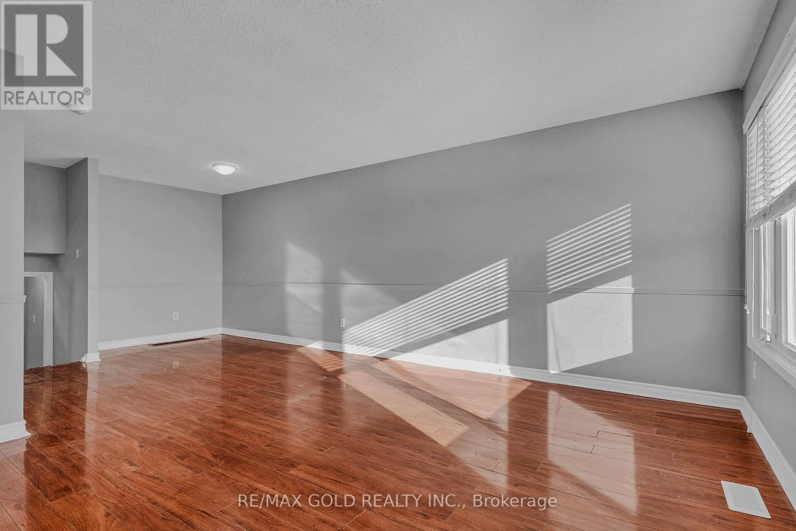 74 Radford Drive, Brampton, Ontario L6V 2Y9 - Photo 6 - W12918436