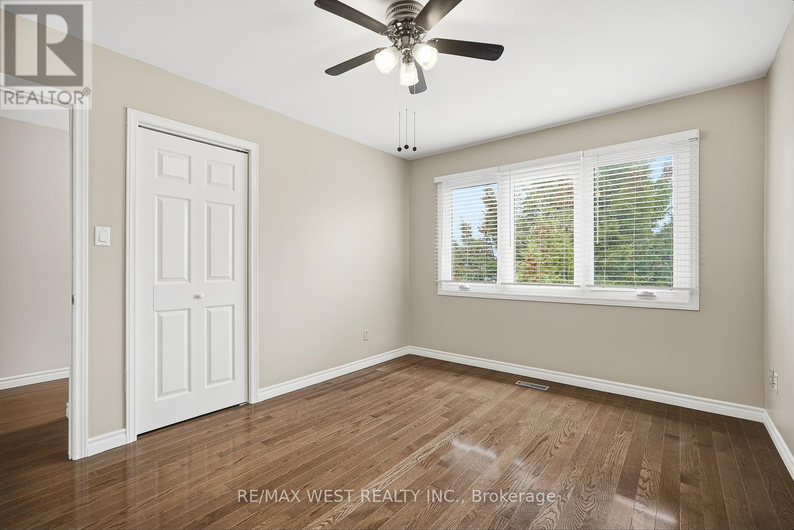 Upper - 6 Marshall Boulevard, Toronto (Rockcliffe-Smythe), Ontario  M6N 2R7 - Photo 23 - W12918466