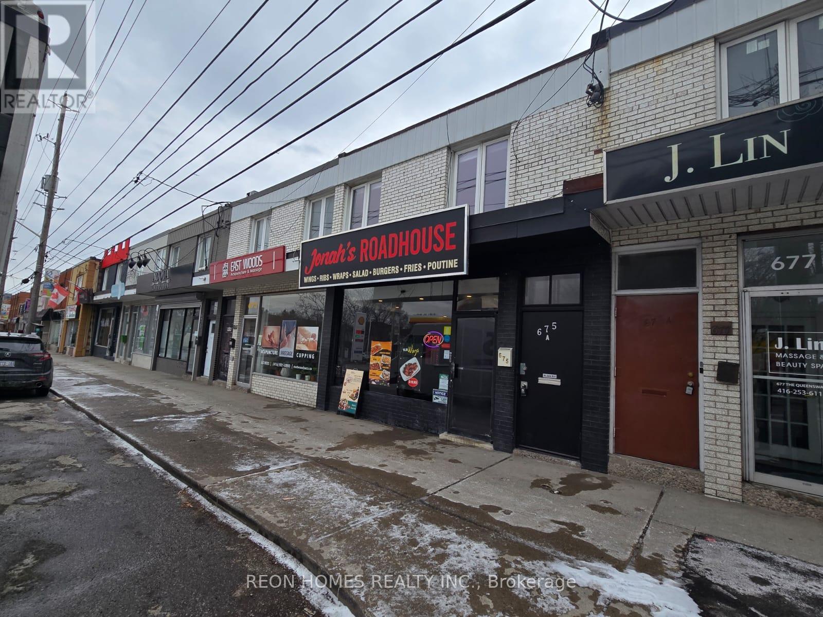 675 The Queensway, Toronto (Stonegate-Queensway), Ontario  M8Y 1K8 - Photo 14 - W12918492