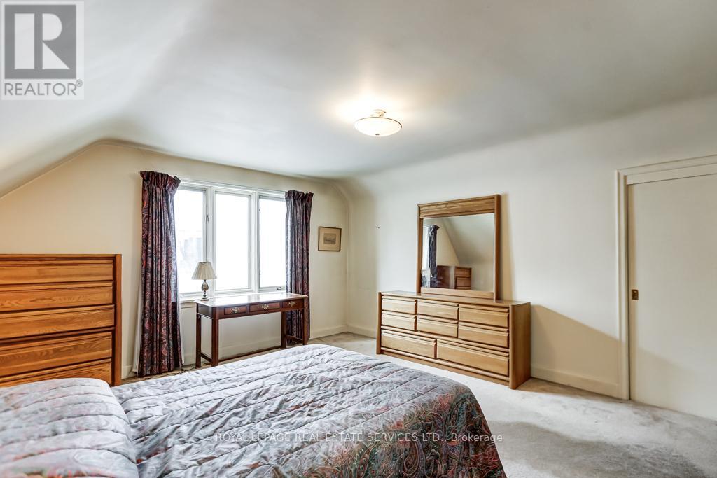 19 Hilldowntree Road, Toronto, Ontario  M9A 2Z4 - Photo 20 - W12918502