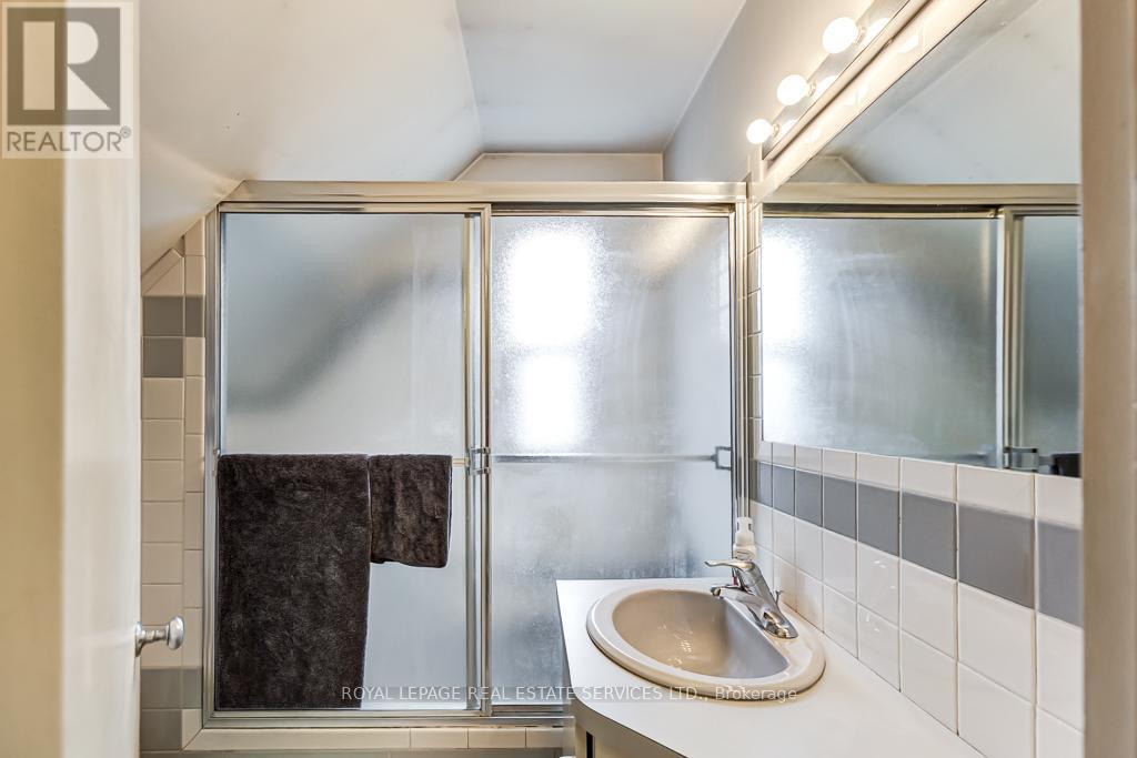 19 Hilldowntree Road, Toronto, Ontario  M9A 2Z4 - Photo 24 - W12918502