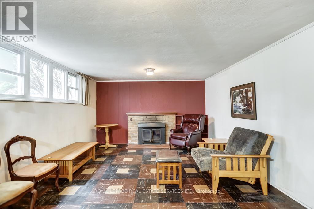 19 Hilldowntree Road, Toronto, Ontario  M9A 2Z4 - Photo 27 - W12918502