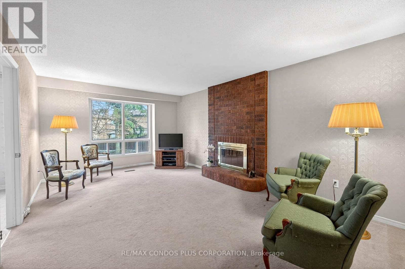 1562 Lovelady Crescent, Mississauga, Ontario L4W 2Z1 - Photo 15 - W12918504