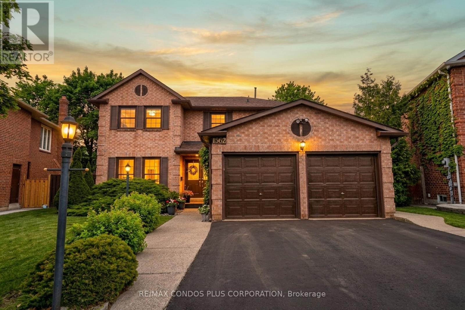 1562 Lovelady Crescent, Mississauga, Ontario L4W 2Z1 - Photo 31 - W12918504