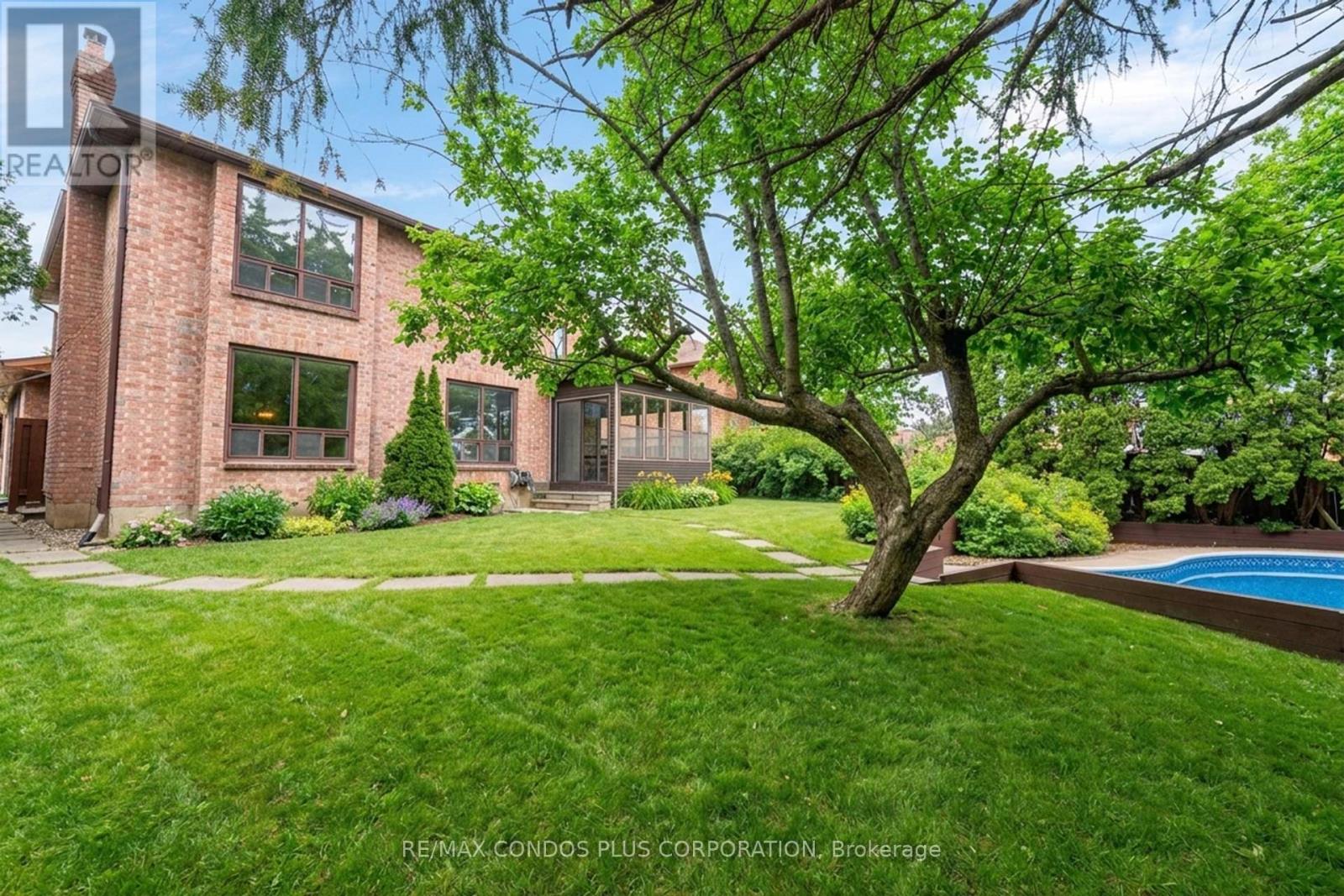 1562 Lovelady Crescent, Mississauga, Ontario L4W 2Z1 - Photo 32 - W12918504