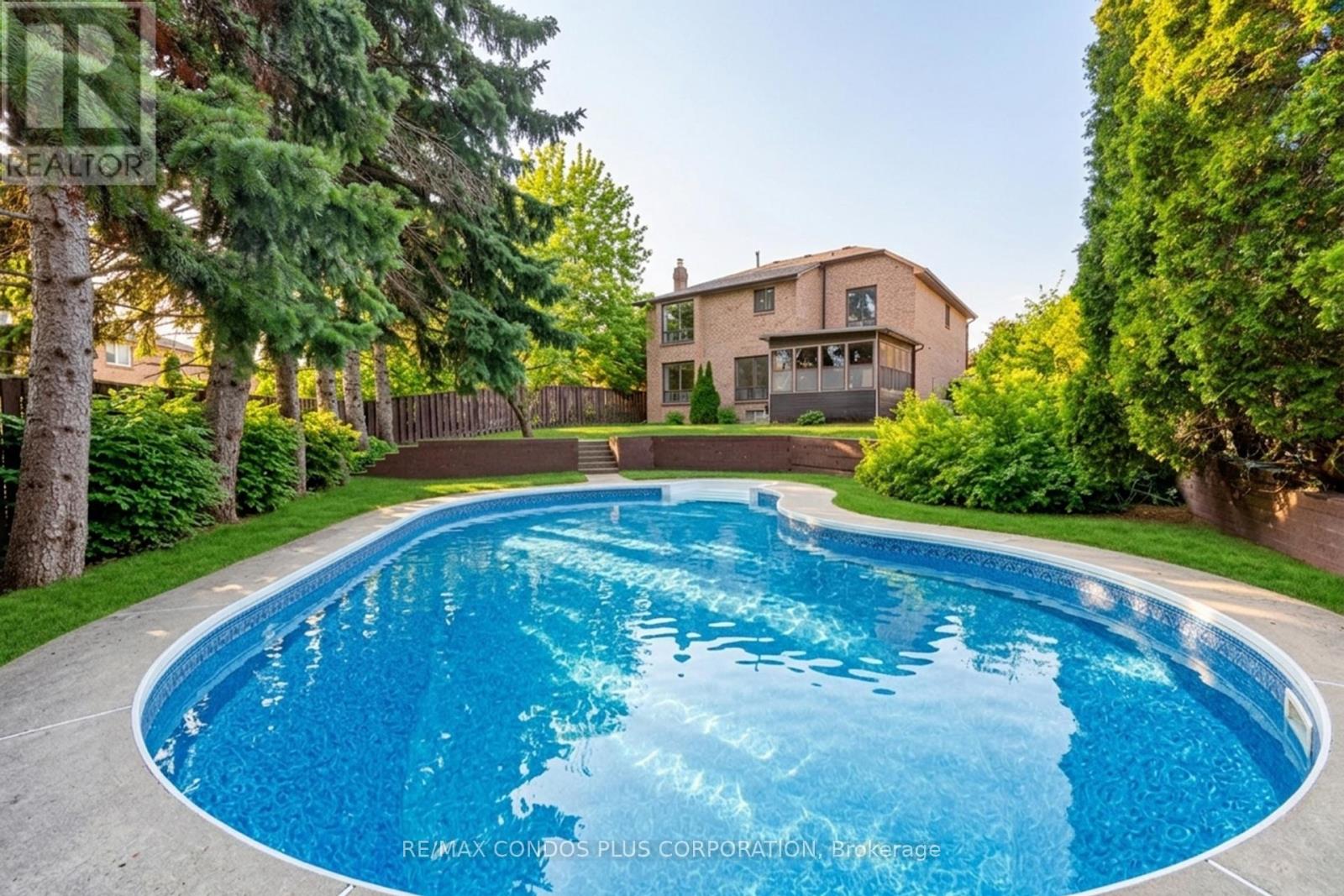 1562 Lovelady Crescent, Mississauga, Ontario L4W 2Z1 - Photo 34 - W12918504