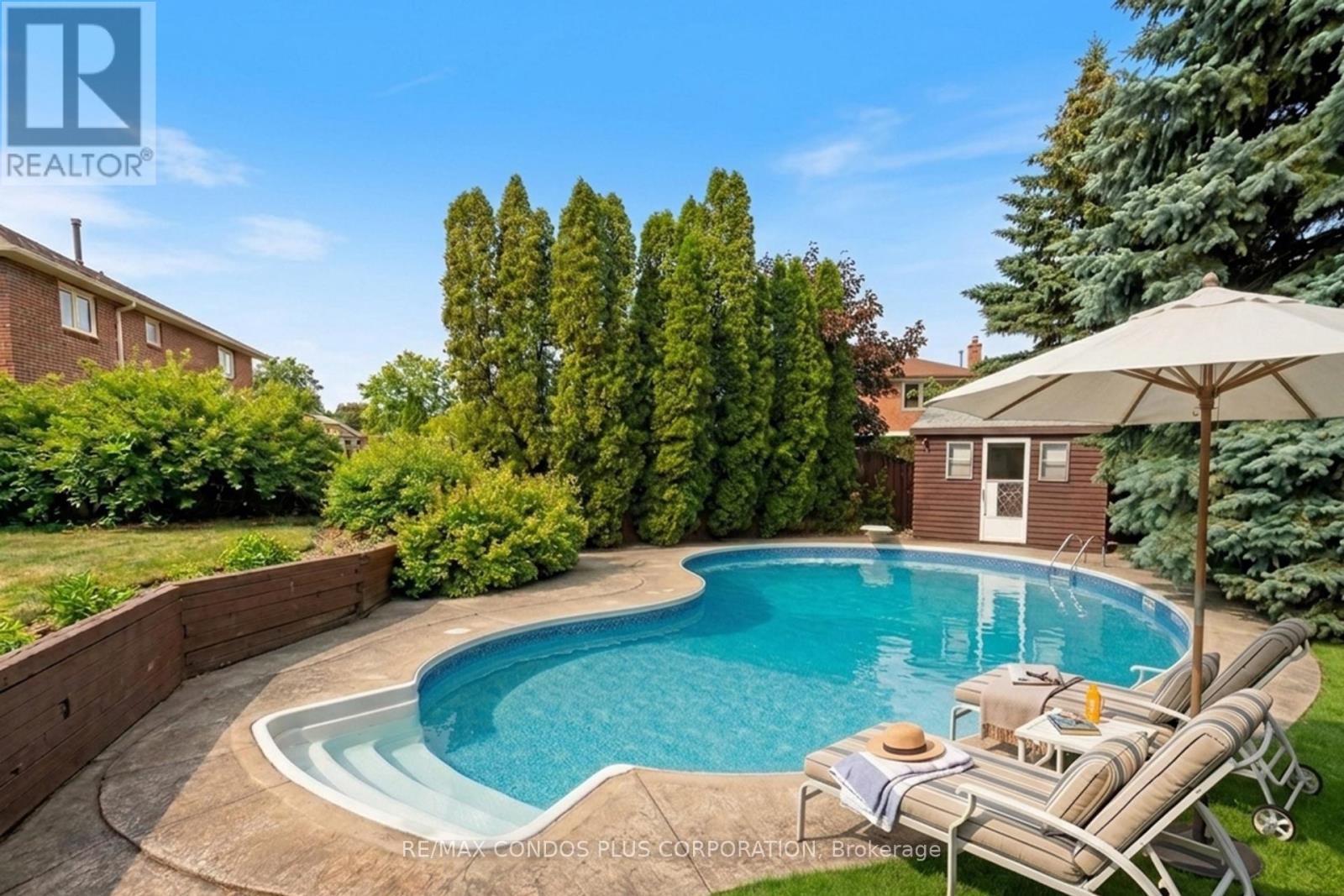 1562 Lovelady Crescent, Mississauga, Ontario L4W 2Z1 - Photo 5 - W12918504