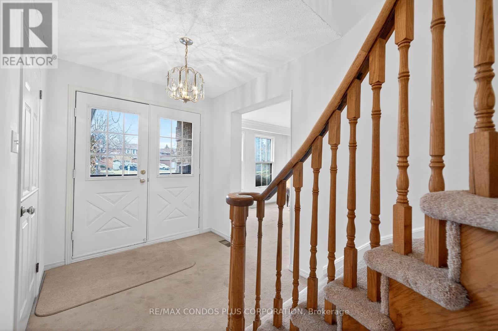 1562 Lovelady Crescent, Mississauga, Ontario L4W 2Z1 - Photo 6 - W12918504