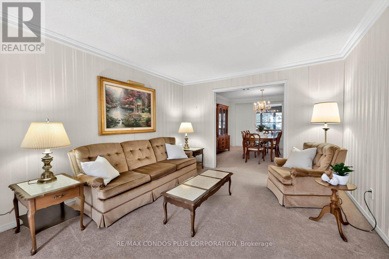 1562 Lovelady Crescent, Mississauga, Ontario L4W 2Z1 - Photo 8 - W12918504