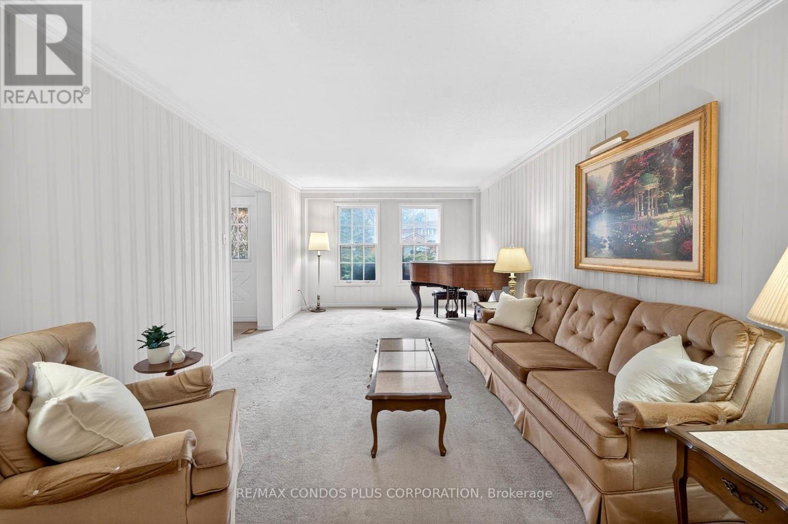 1562 Lovelady Crescent, Mississauga, Ontario L4W 2Z1 - Photo 9 - W12918504