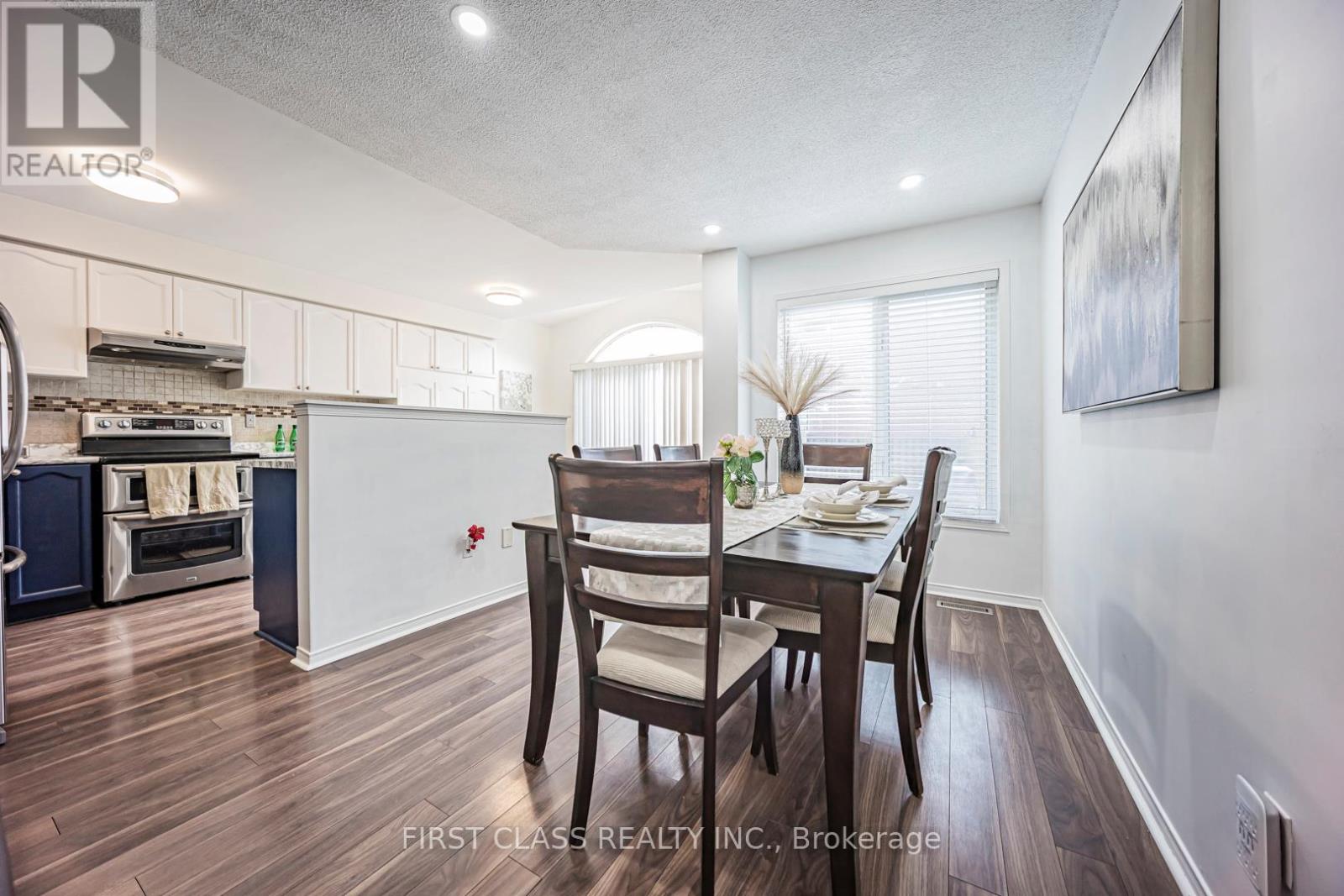 3930 Mcdowell Drive, Mississauga, Ontario L5M 6P3 - Photo 16 - W12918506