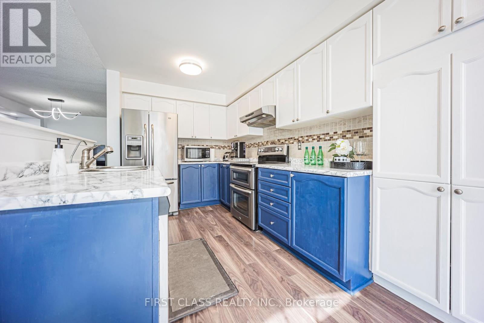 3930 Mcdowell Drive, Mississauga, Ontario L5M 6P3 - Photo 20 - W12918506