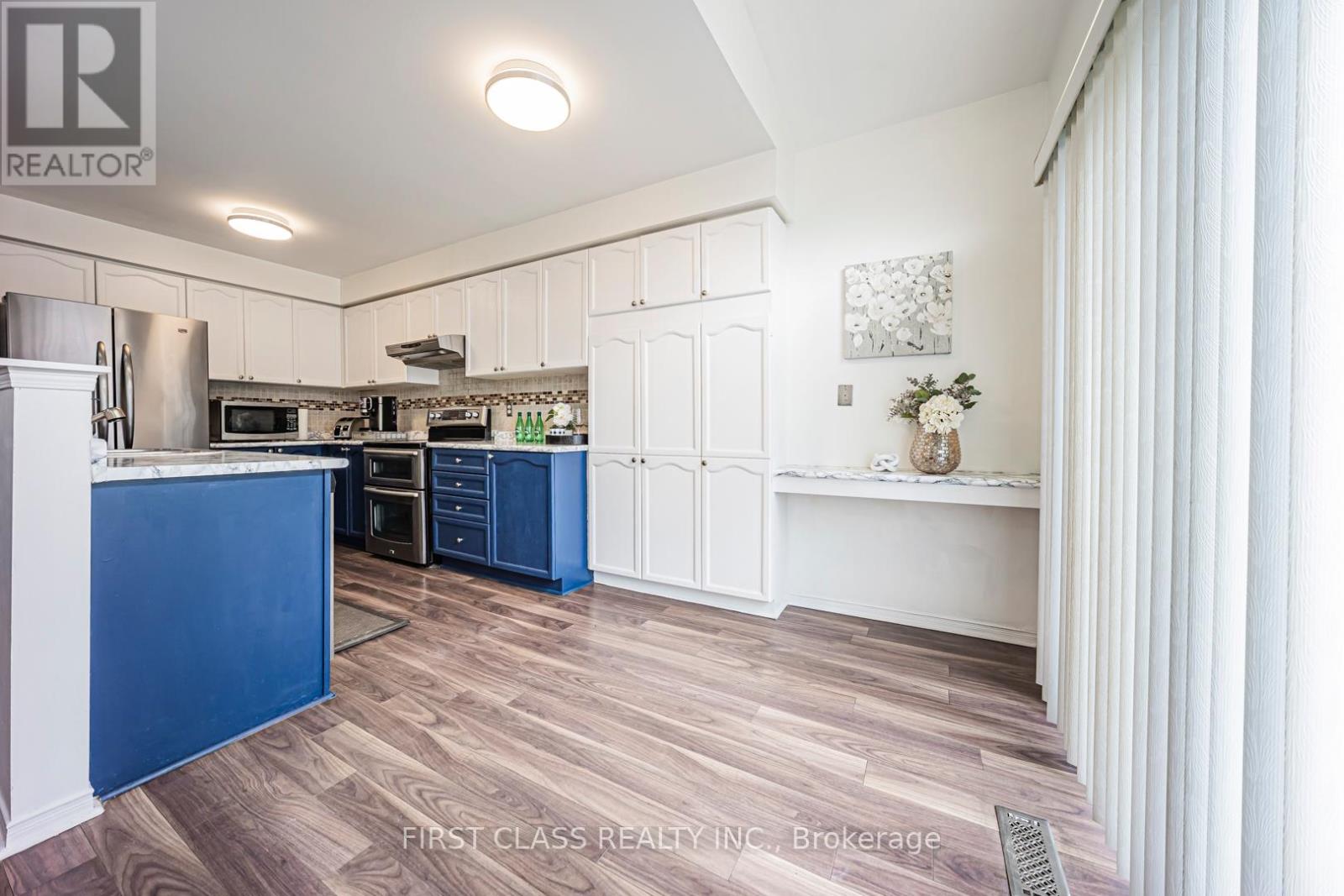 3930 Mcdowell Drive, Mississauga, Ontario L5M 6P3 - Photo 23 - W12918506