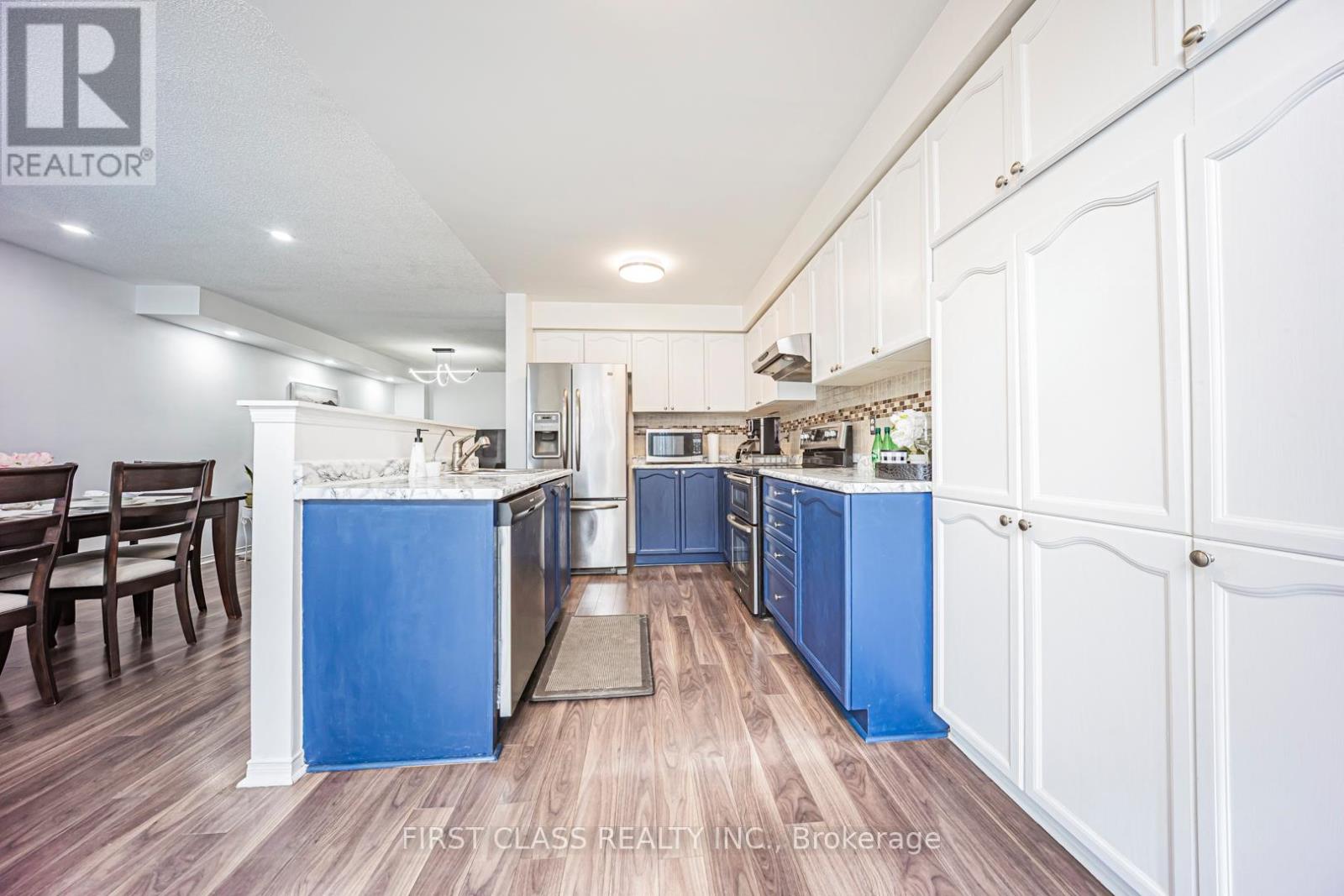 3930 Mcdowell Drive, Mississauga, Ontario L5M 6P3 - Photo 25 - W12918506