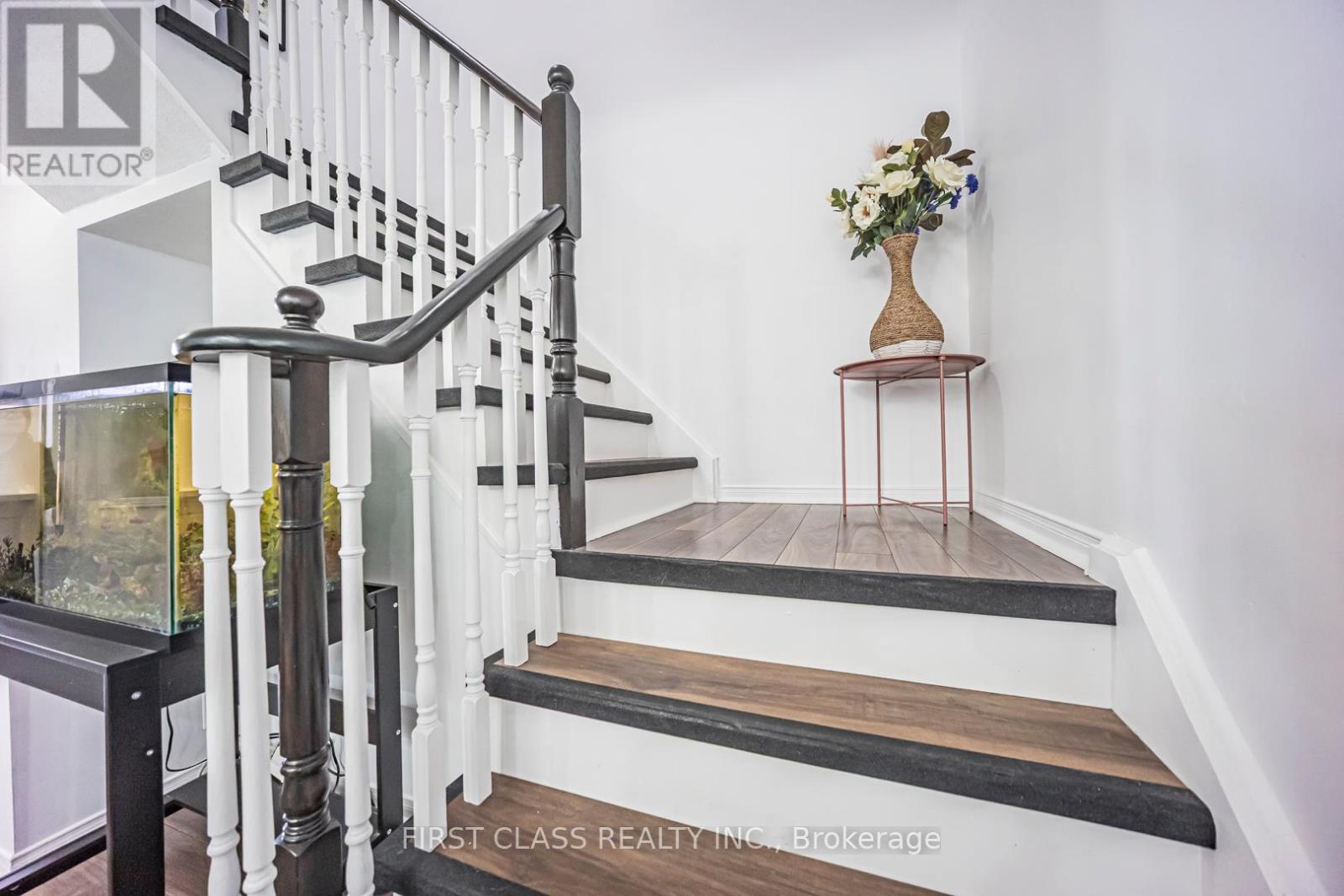 3930 Mcdowell Drive, Mississauga, Ontario L5M 6P3 - Photo 26 - W12918506