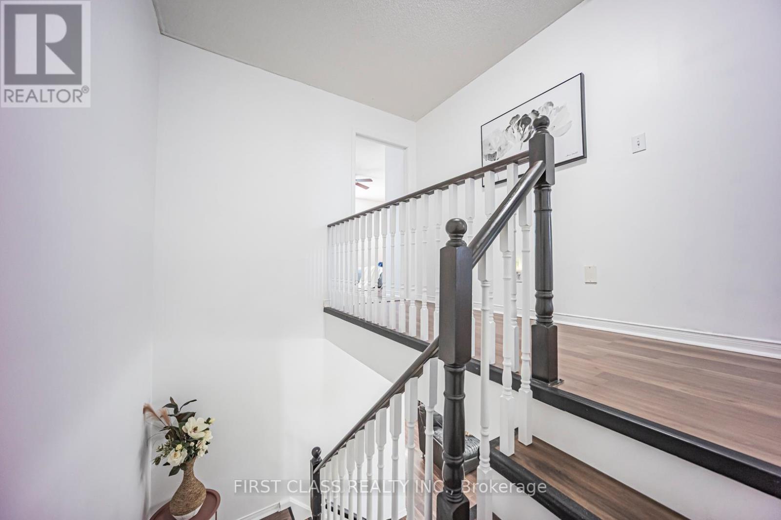 3930 Mcdowell Drive, Mississauga, Ontario L5M 6P3 - Photo 28 - W12918506