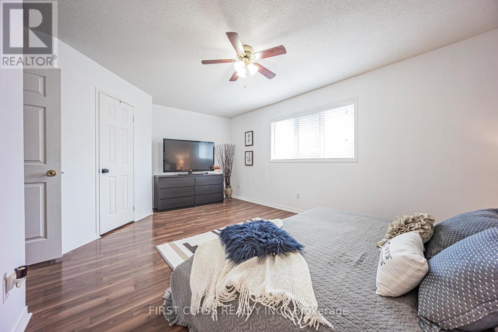 3930 Mcdowell Drive, Mississauga, Ontario L5M 6P3 - Photo 35 - W12918506