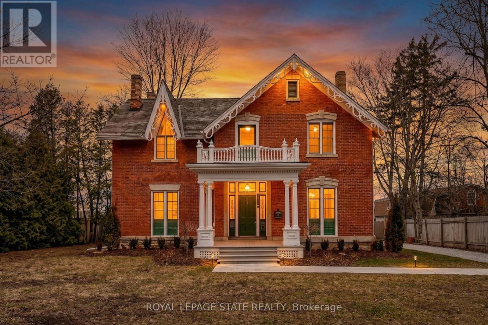 262 MAIN STREET W, Grimsby, Ontario