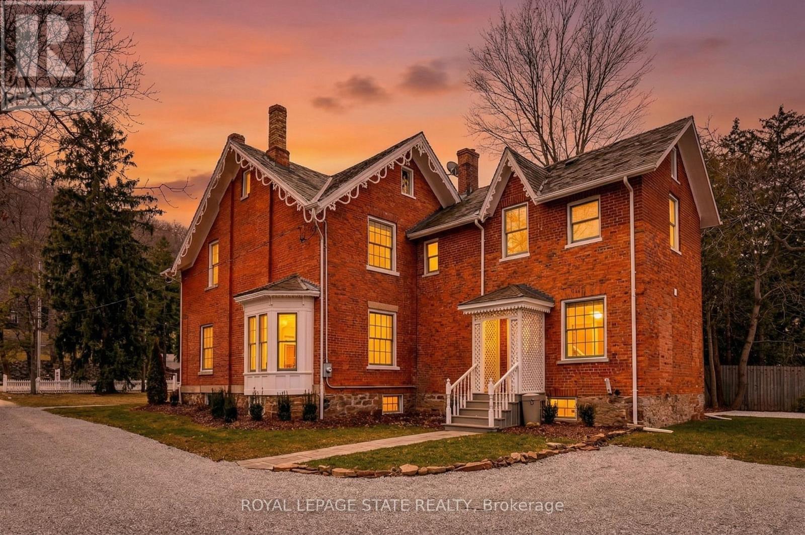 262 Main Street W, Grimsby, Ontario  L3M 1S4 - Photo 2 - X12918234