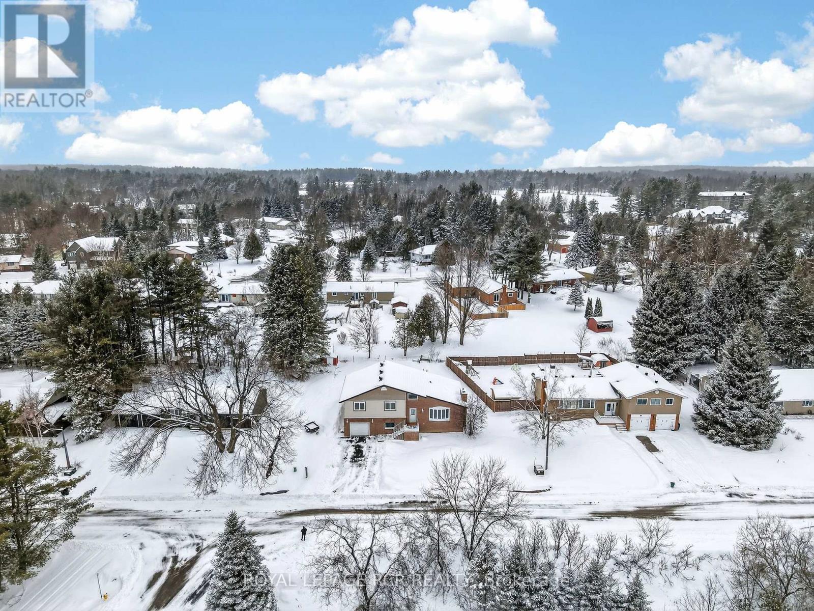 18 WESTVALE DRIVE, Bracebridge, Ontario