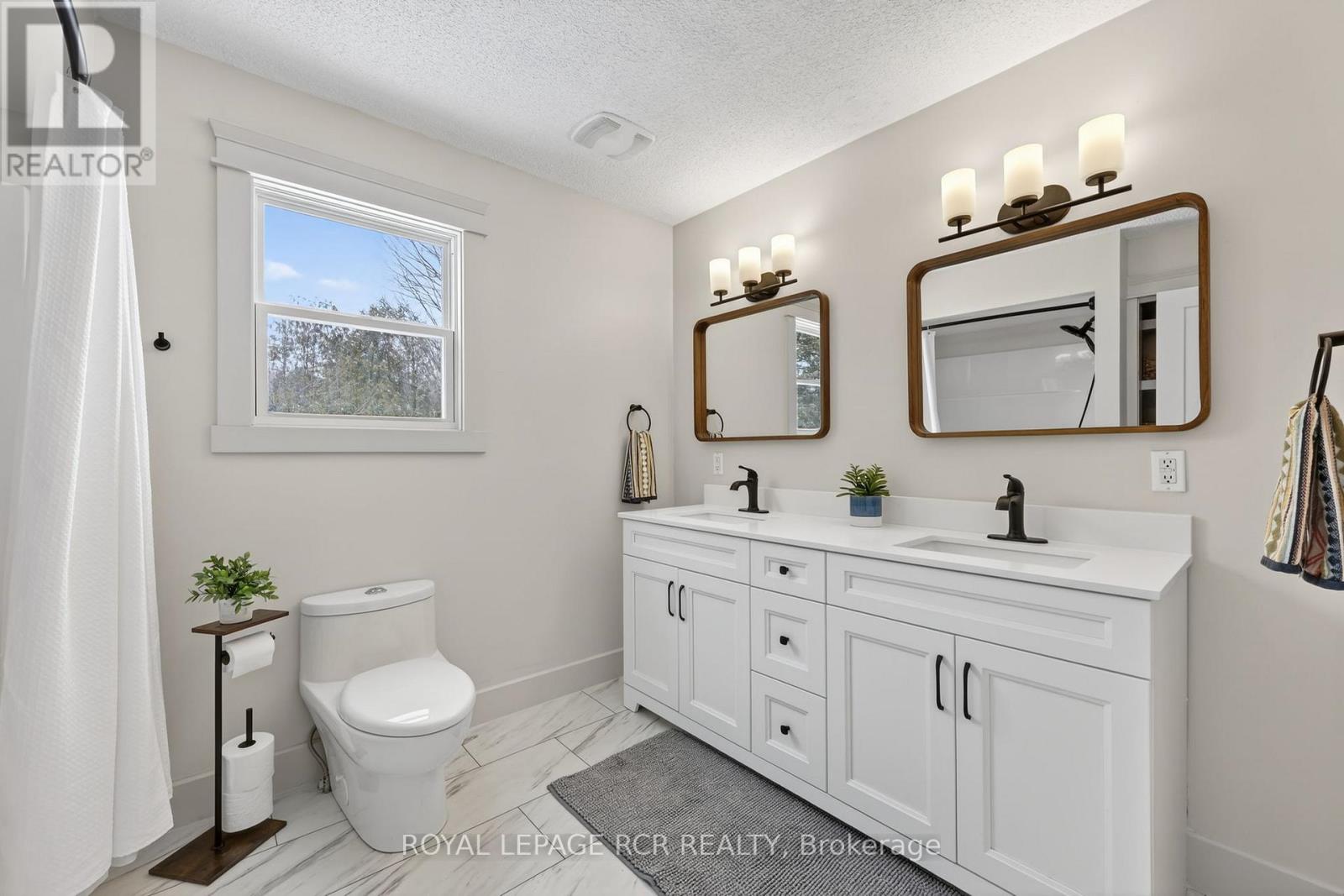 18 Westvale Drive, Bracebridge, Ontario  P1L 1B5 - Photo 14 - X12918318