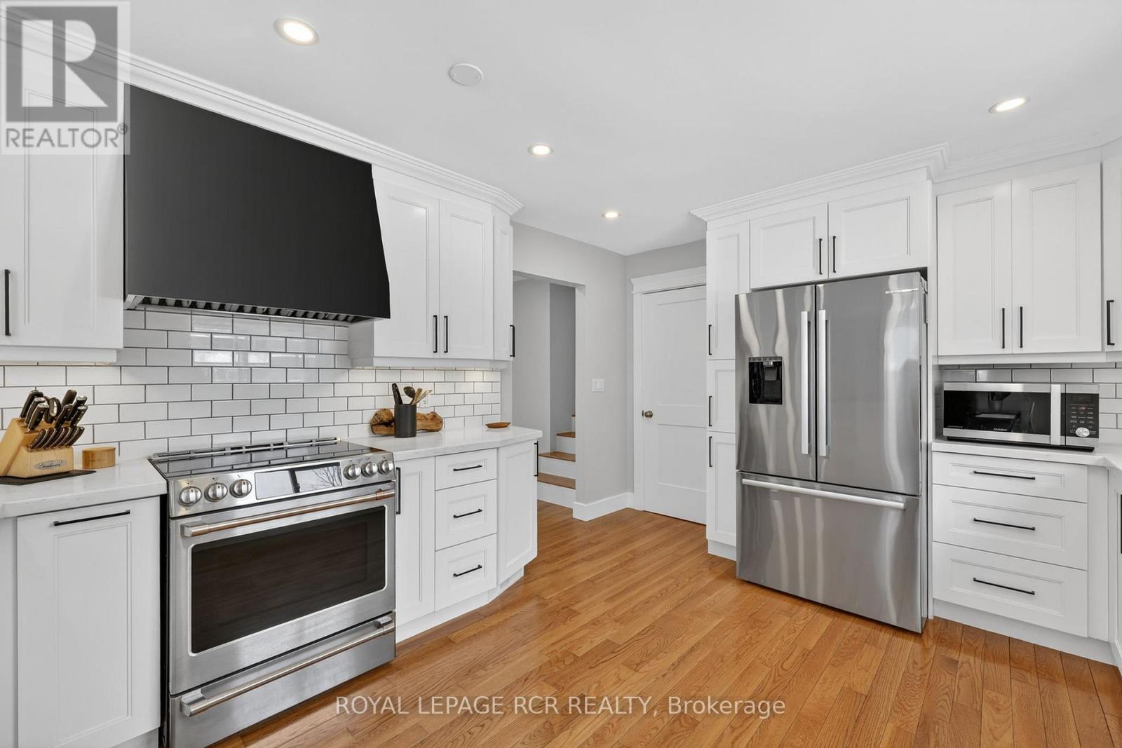 18 Westvale Drive, Bracebridge, Ontario  P1L 1B5 - Photo 3 - X12918318