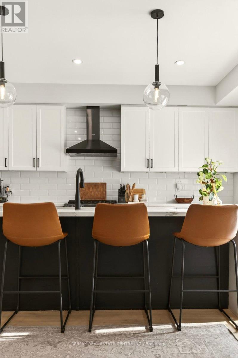 74 Bobolink Road, Hamilton, Ontario  L9A 2P5 - Photo 13 - X12781704