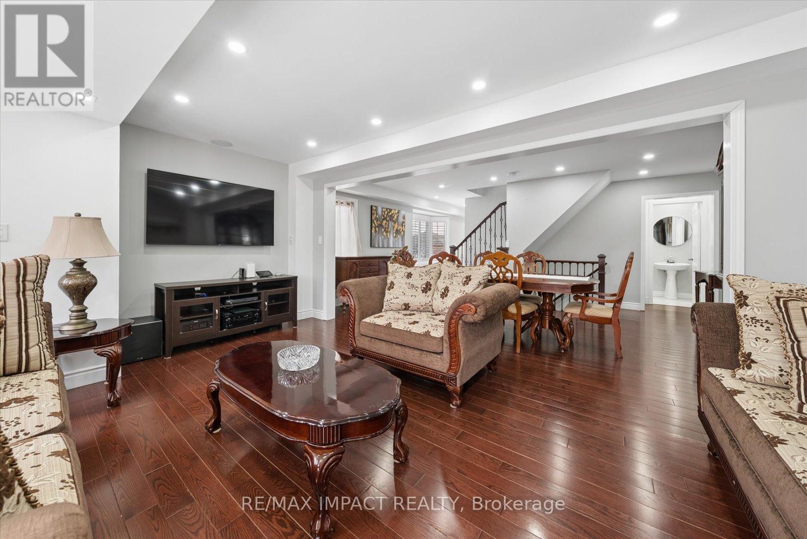 21 Decker Hollow Circle, Brampton, Ontario  L6X 0K9 - Photo 10 - W12918092