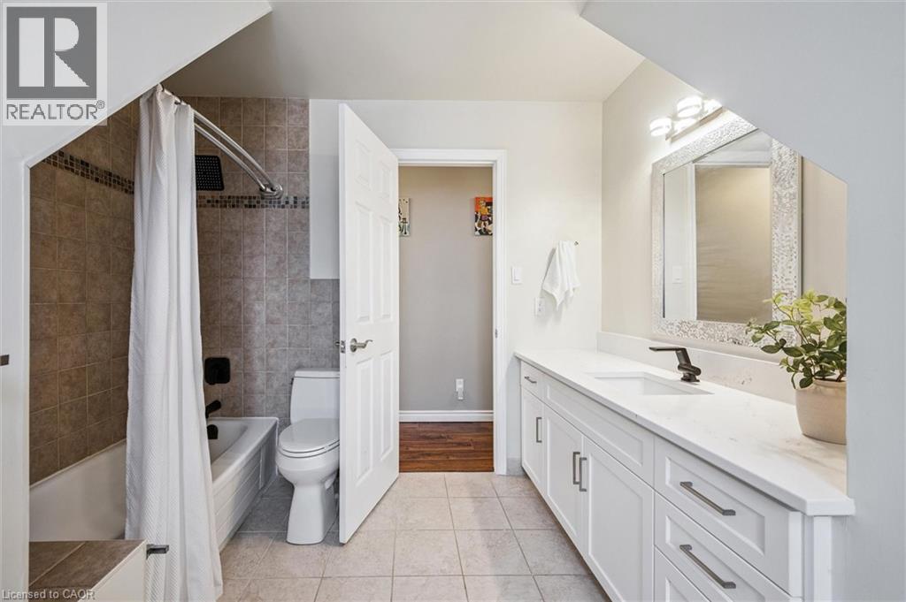 161 Ambleside Court, Waterloo, Ontario  N2K 3E3 - Photo 23 - 40812161