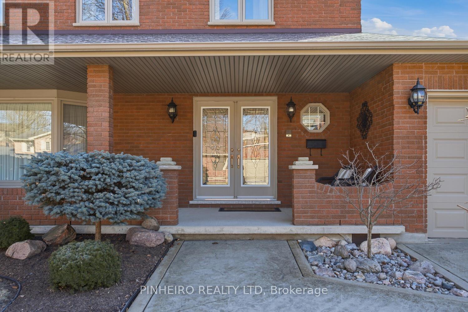 146 Whisperwood Avenue, London South, Ontario  N6K 4C2 - Photo 2 - X12918626