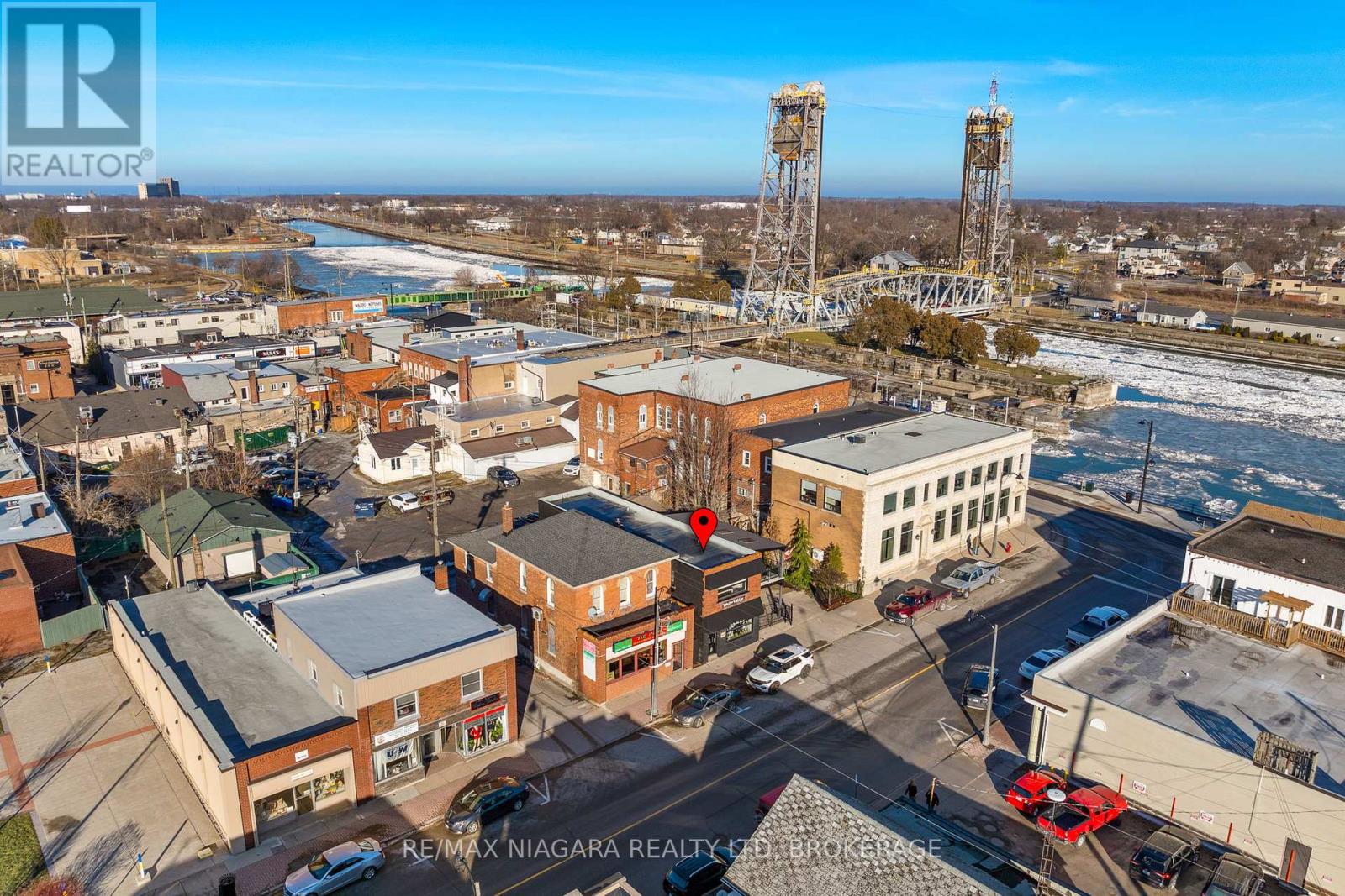 UPPER - 15 CHARLOTTE STREET, Port Colborne, Ontario