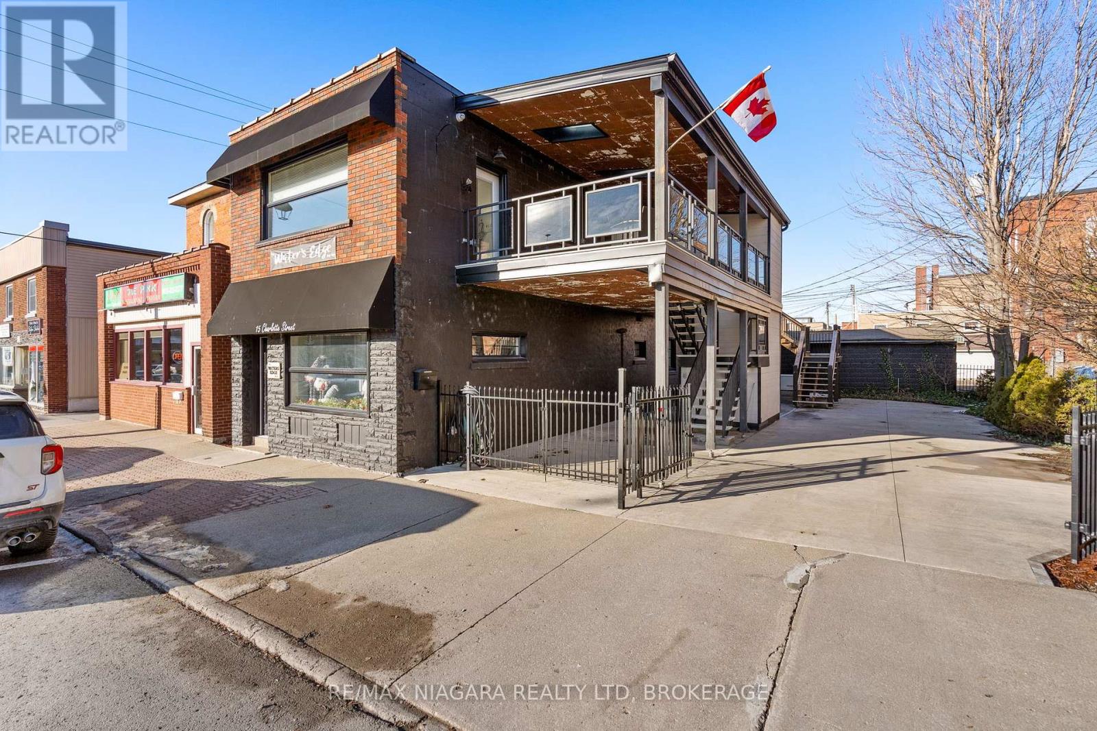 Upper - 15 Charlotte Street, Port Colborne, Ontario L3K 3C7 - Photo 15 - X12686380