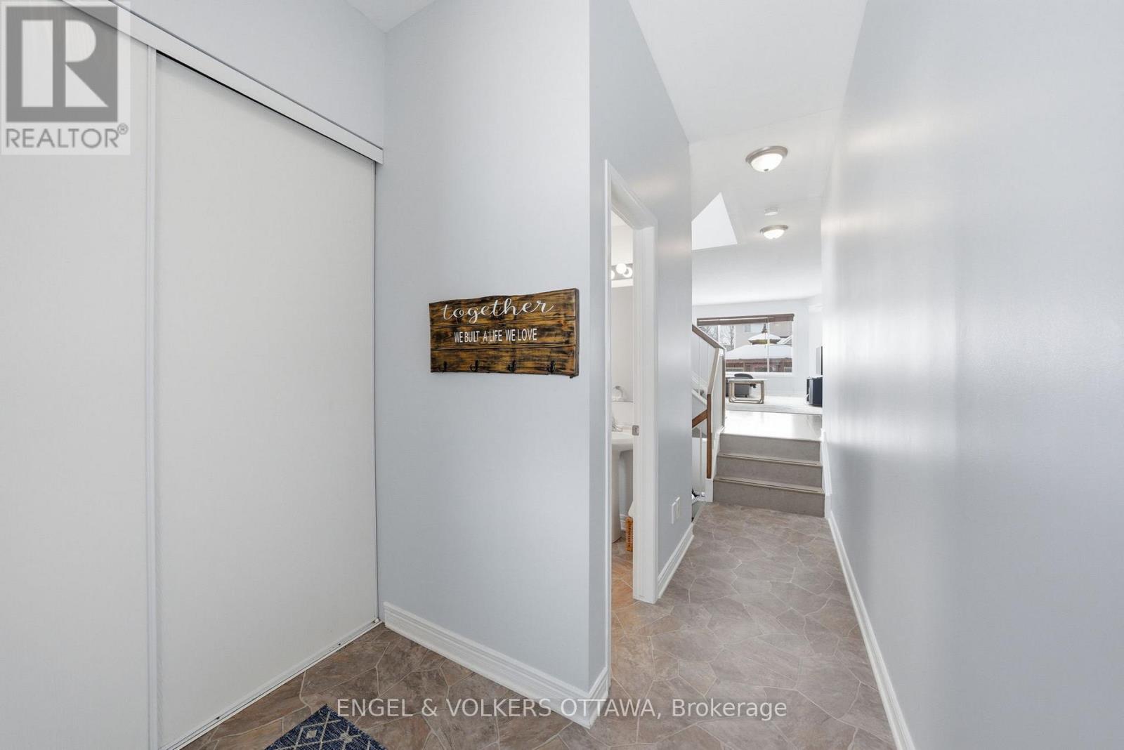 2190 Liska Street, Ottawa, Ontario  K4A 4J8 - Photo 2 - X12918636