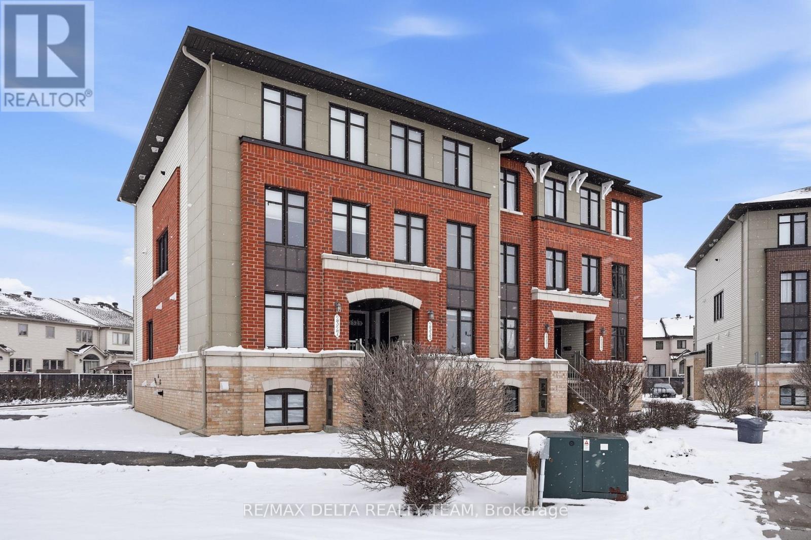 121 - 2333 Esprit Drive, Ottawa, Ontario  K4A 0T4 - Photo 2 - X12918690