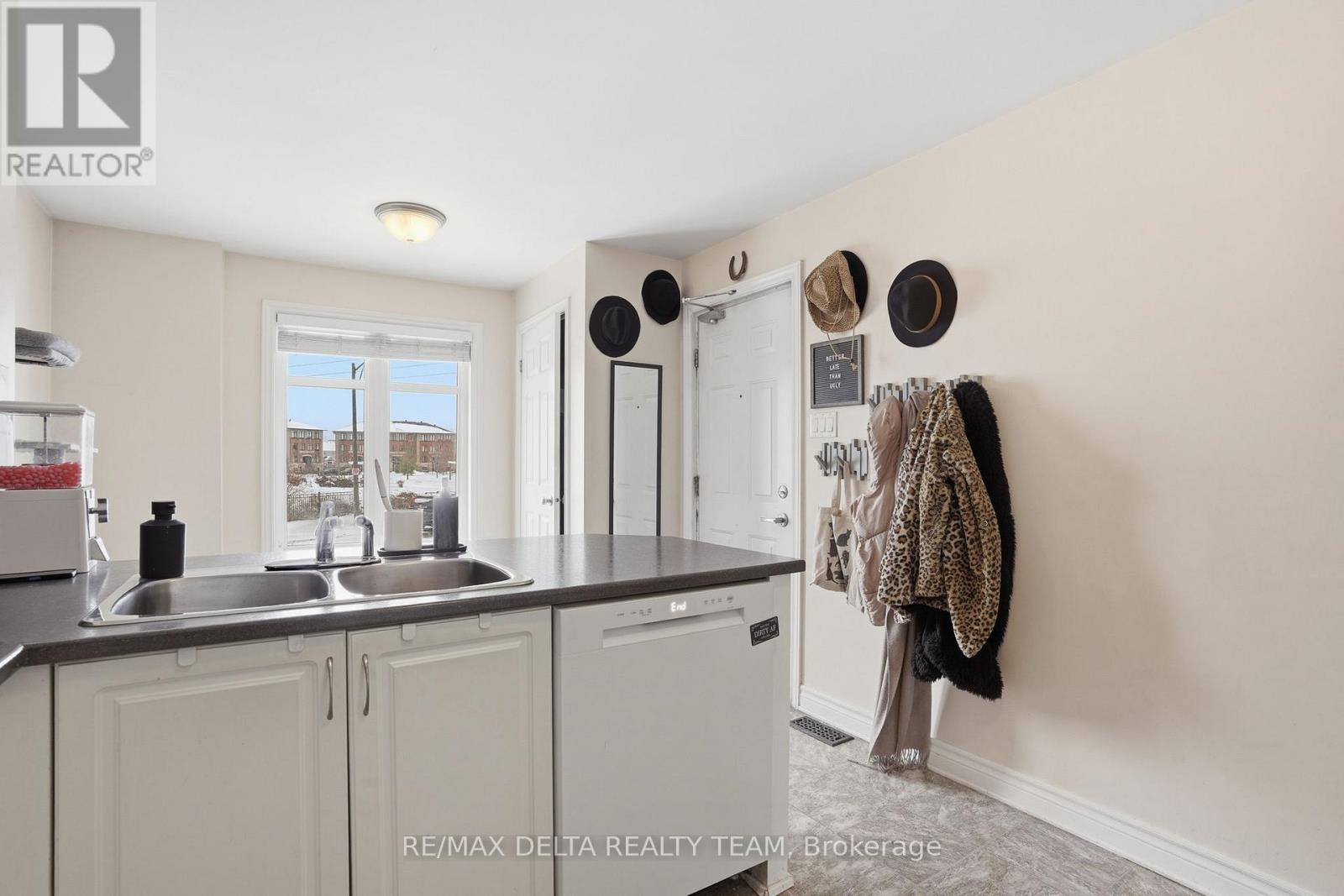 121 - 2333 Esprit Drive, Ottawa, Ontario  K4A 0T4 - Photo 3 - X12918690