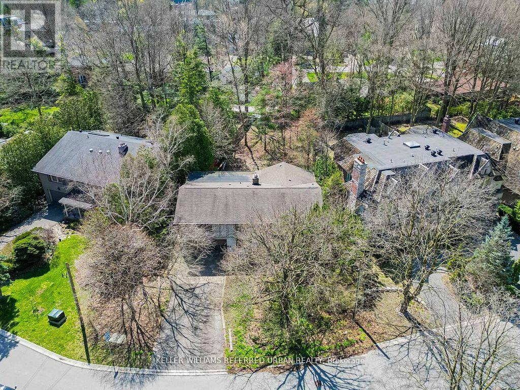 15 YORK VALLEY CRESCENT, Toronto, Ontario