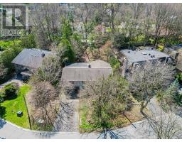 15 YORK VALLEY CRESCENT, Toronto, Ontario