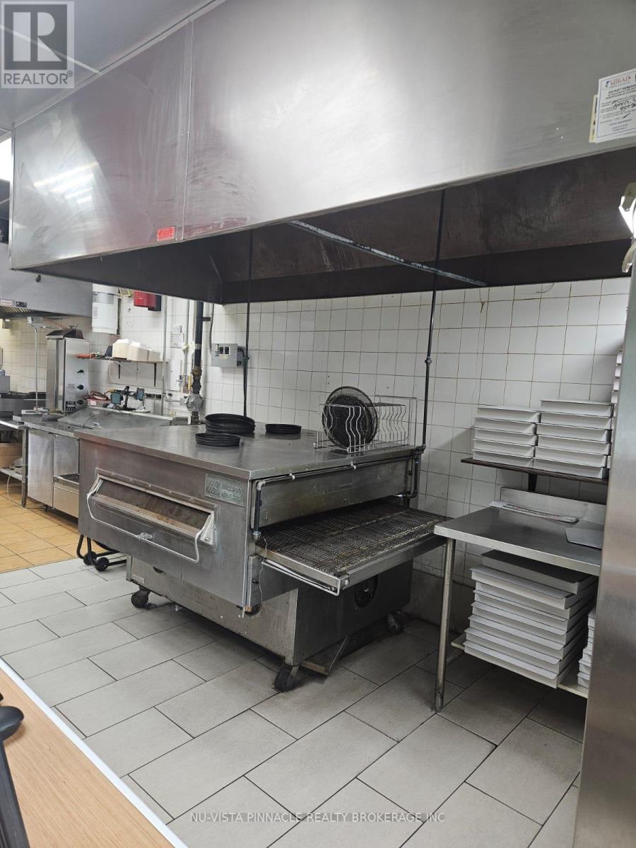 1101 Jalna Boulevard S, London South, Ontario  N6E 3B3 - Photo 4 - X12902926