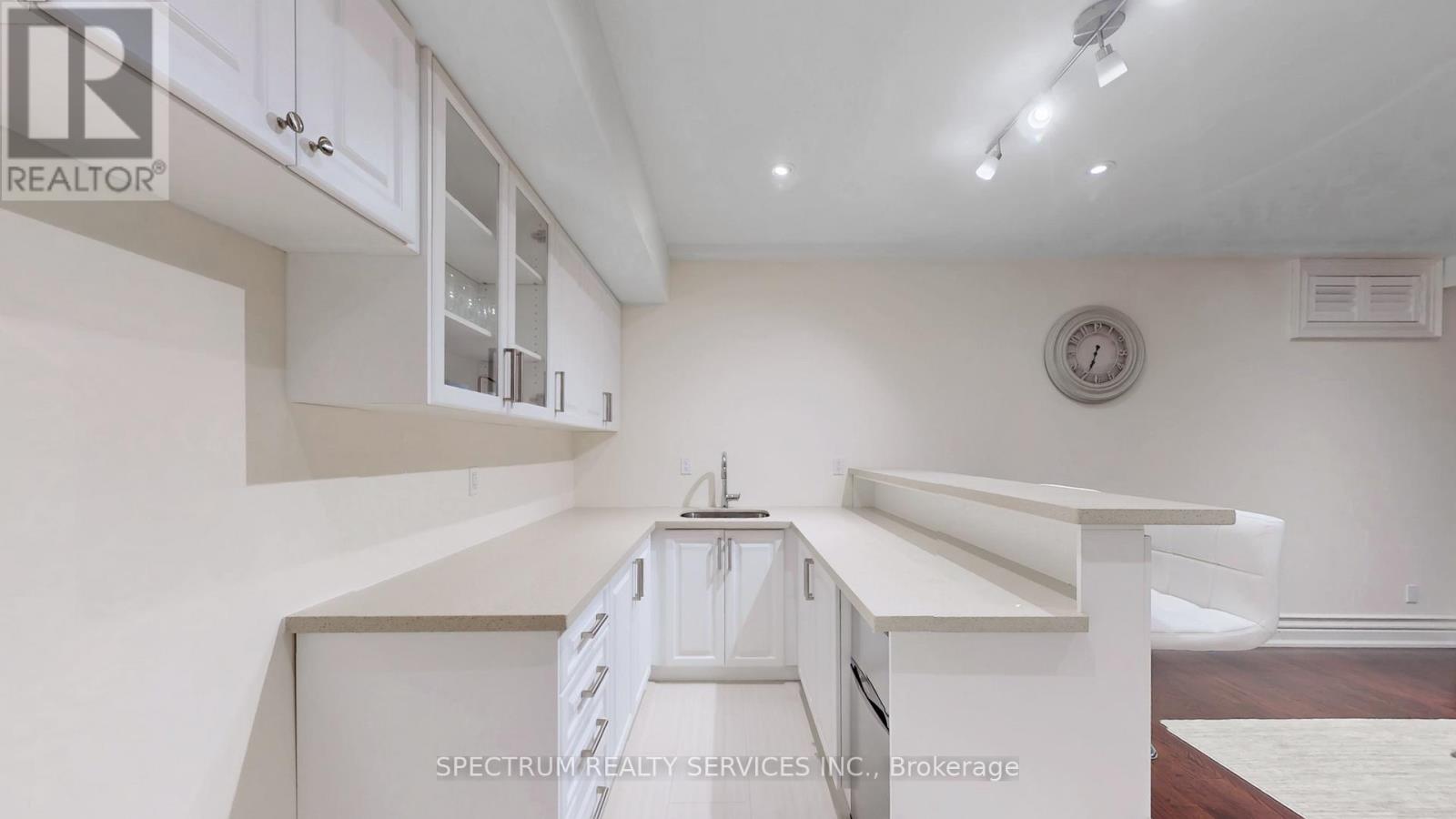 223 Lennox Avenue, Richmond Hill, Ontario  L4C 2A4 - Photo 44 - N12877650